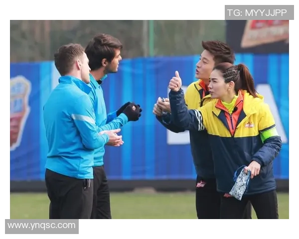 经典足球明星同框瞬间回顾那些年我们追逐的绿茵传奇 经典足球明星同框瞬间回顾那些年我们追逐的绿茵传奇