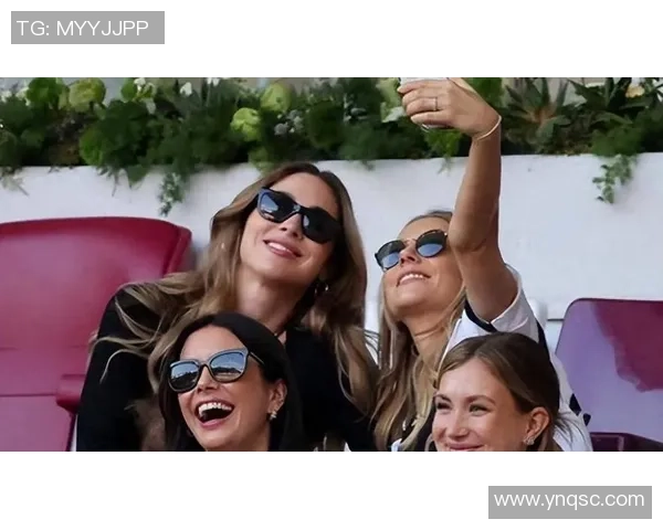 足球明星佩戴奢华钻石耳饰引领时尚潮流闪耀赛场魅力四射 足球明星佩戴奢华钻石耳饰引领时尚潮流闪耀赛场魅力四射